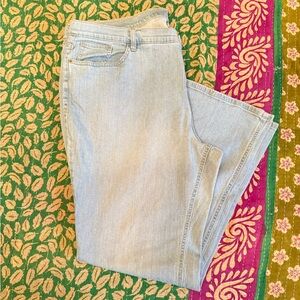 d & co. Light Blue Women's Jeans 👖 Straight Leg -Size 24W